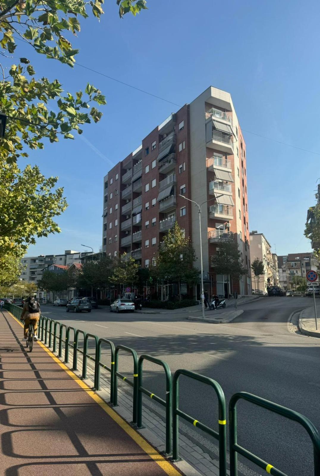 Apartamente Тирана Экстерьер фото